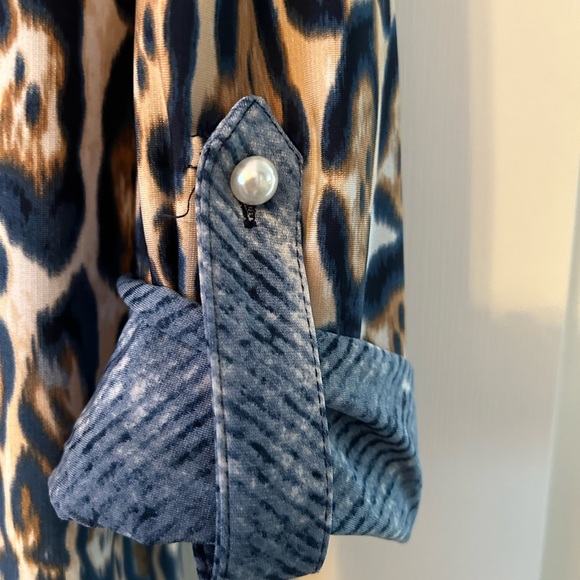 ANIMAL PRINT BLOUSE - Picture 3 of 4